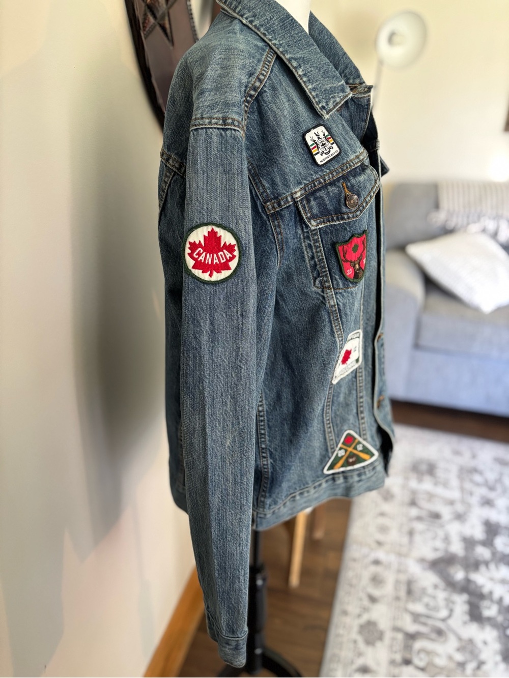 Hudson Bay Co. 2012 CollectableVintage Olympic Denim Jacket/ Canadian Patches
Lg - Picture 6 of 10